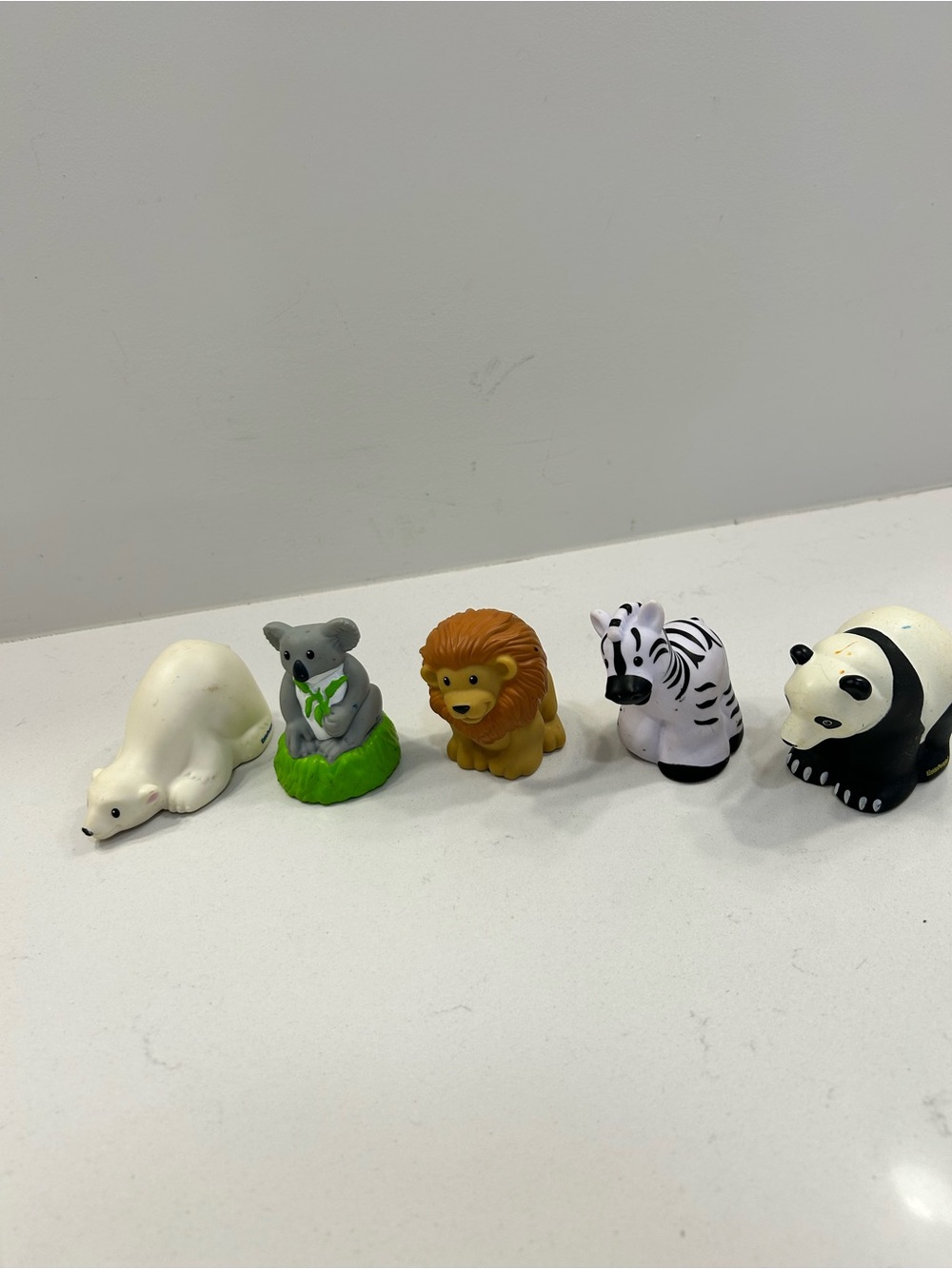 Little People Animal Figures (includes 2 zoo talkers)